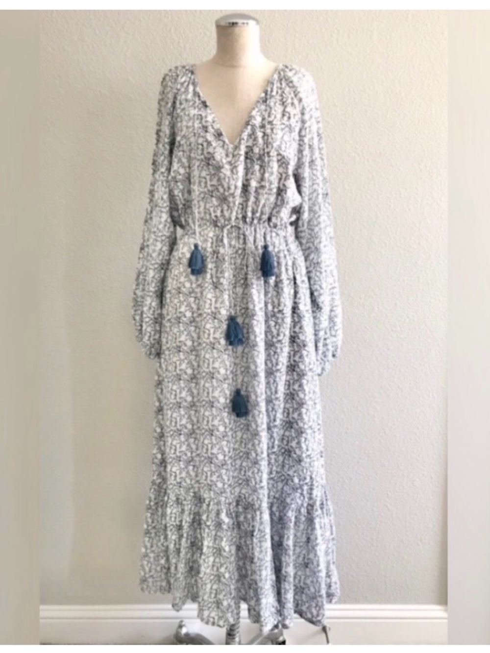 Roller Rabbit Olaya Royal Denmark Maxi Dress Sz Medium Long Sleeve V Neck Cotton